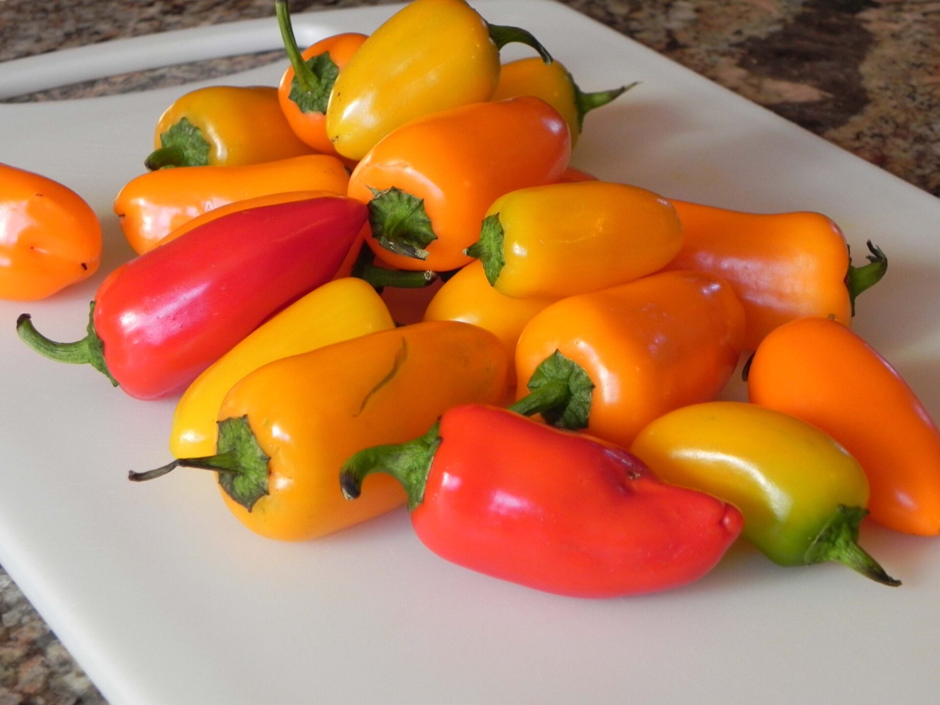 http://hottytoddy.com/2015/01/19/on-cooking-southern-vegetable-beef-soup-and-mississippi-hills-pepper-pot/sweet_minipeppers-dscn9744/