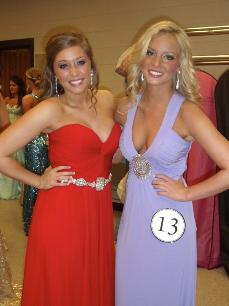 Contestants Carli Slappey (left) and Nicole Miller (right)