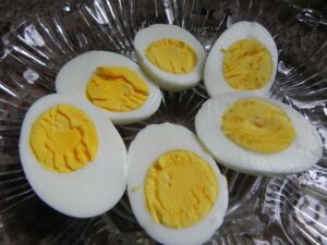 Properly hardboiled eggs
