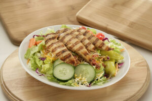 Garden salad with grilled tenders