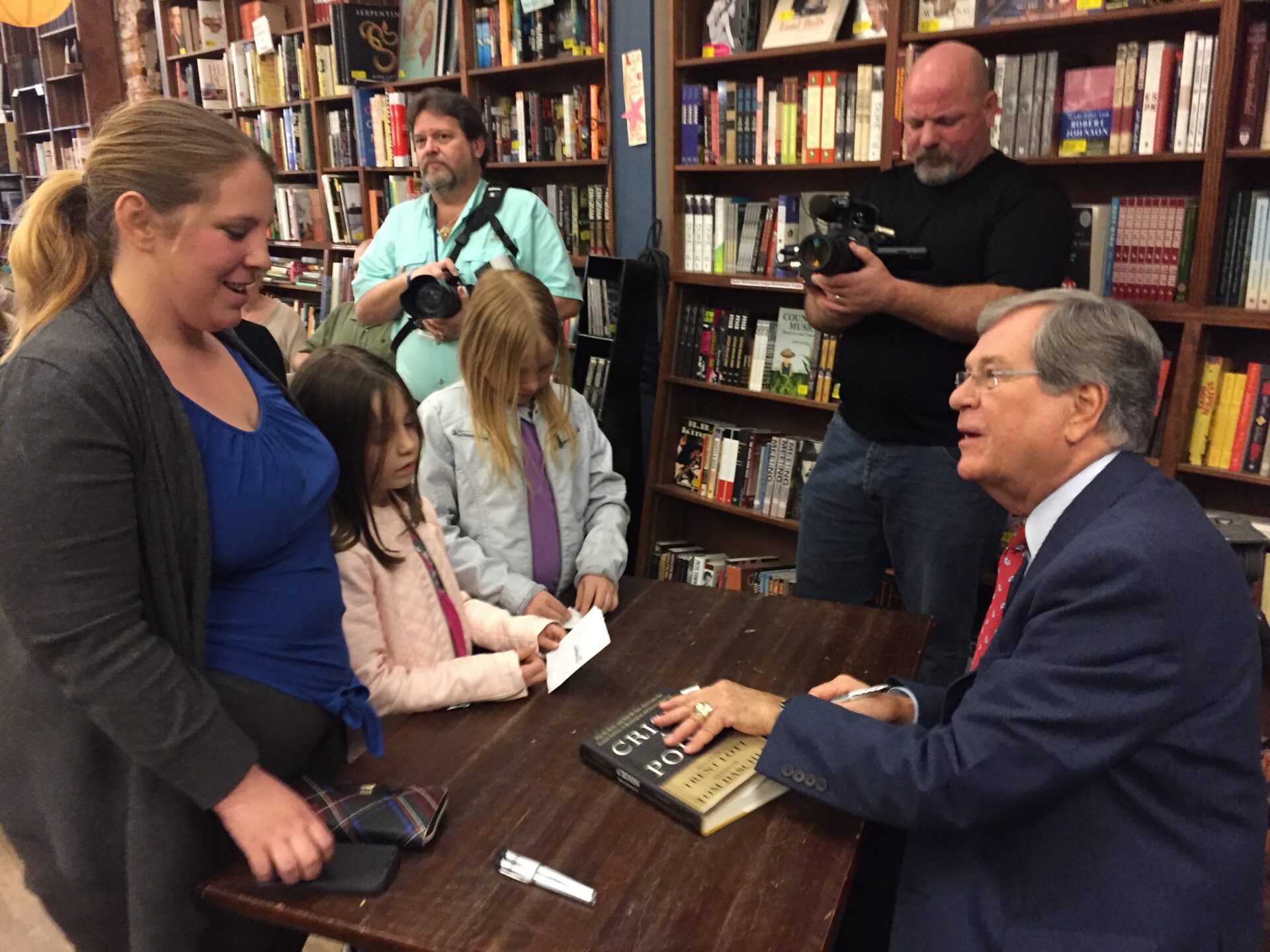 Sen. Lott is friendly as he greets Oxonians at the book signing. 