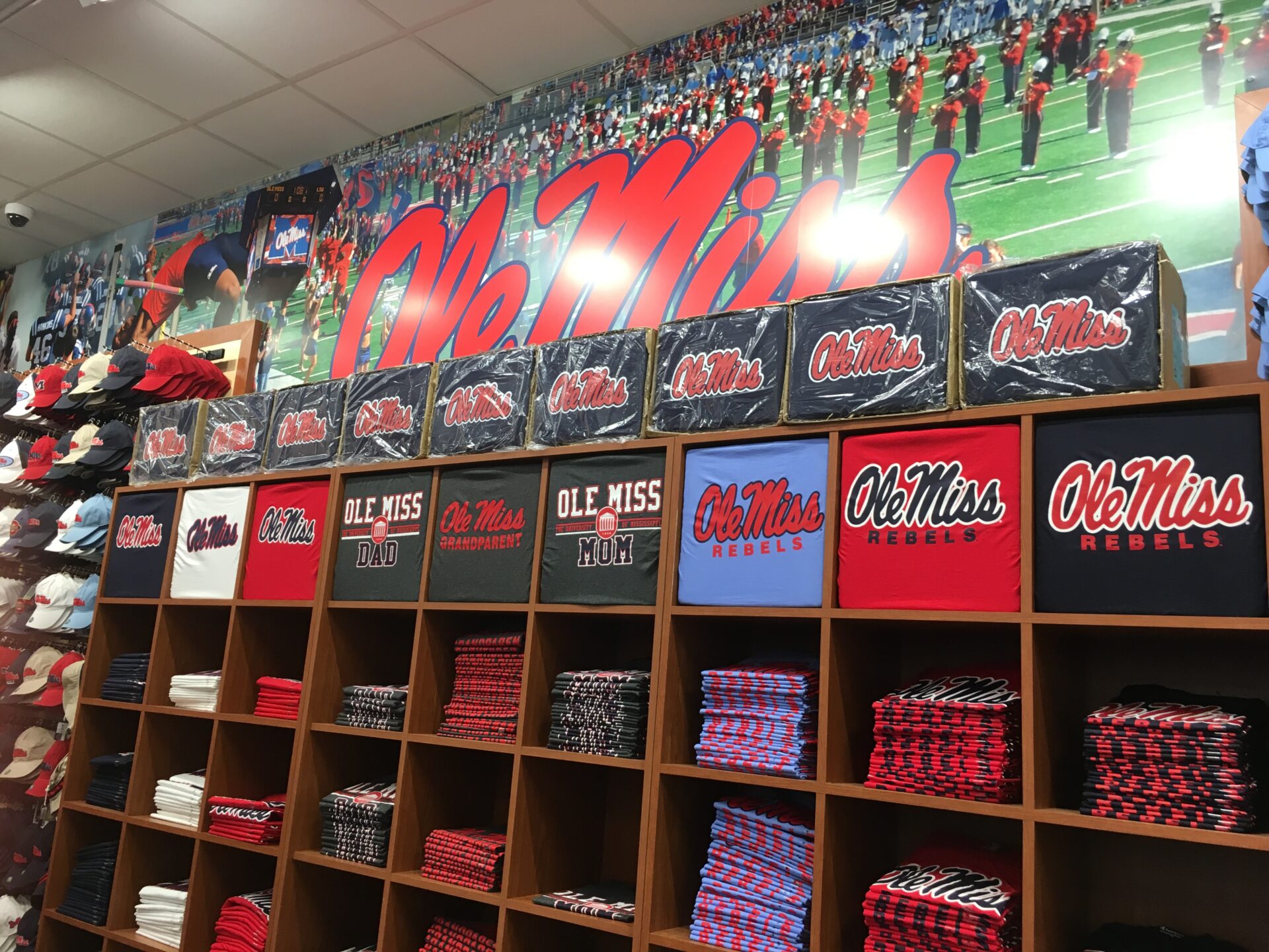 Ole Miss Barnes Noble Now Open At The Jackson Avenue Center 20