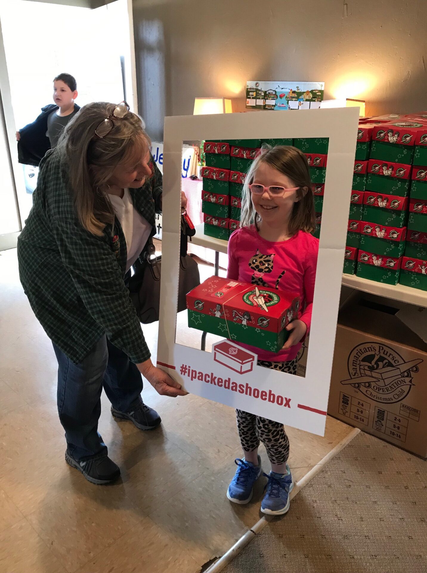 Oxonians Donate Thousands of Shoeboxes to Operation Christmas