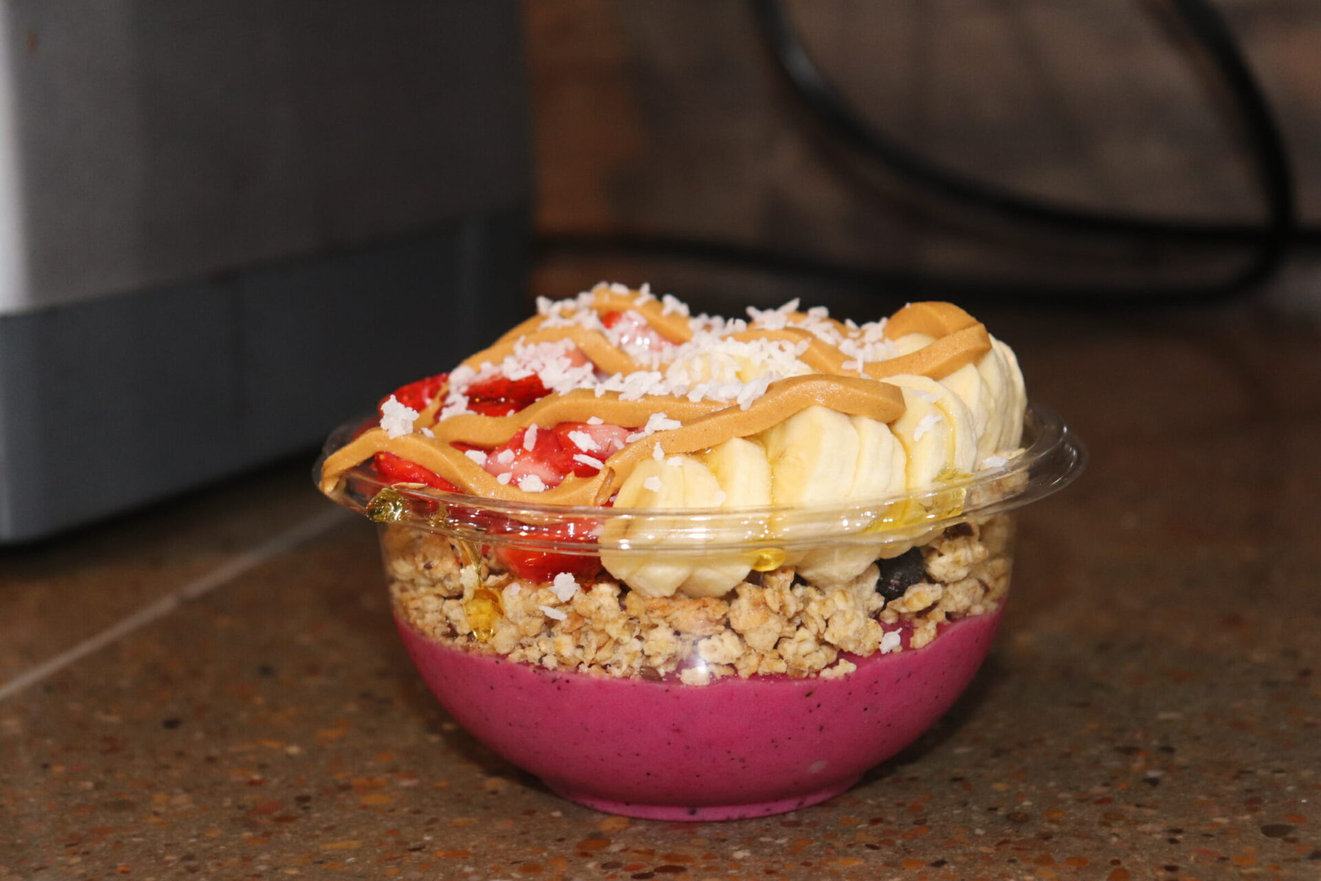 Frutta Bowls Defies Traditional Dining by Creating Healthy Fruit