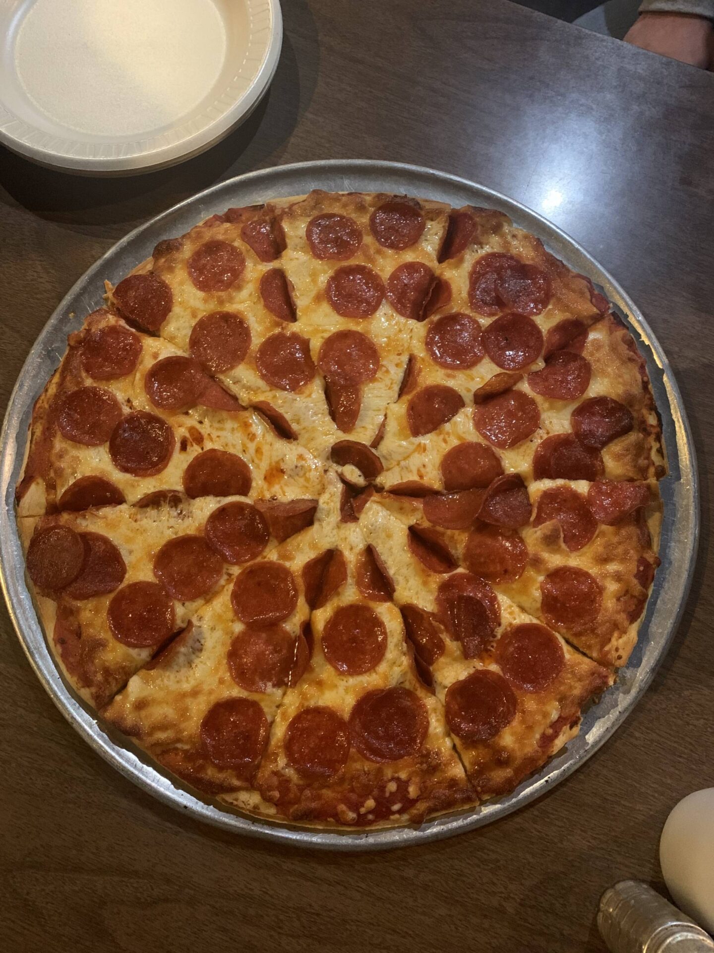 Shark Bite: Reviews of Pizza Den, 6 'N Tubbs Pizza 