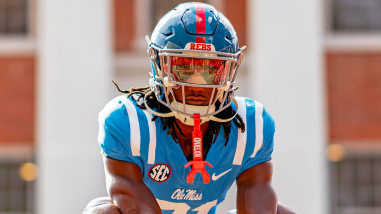 Ole Miss Sets One of Favorite Uniform Looks for Kentucky