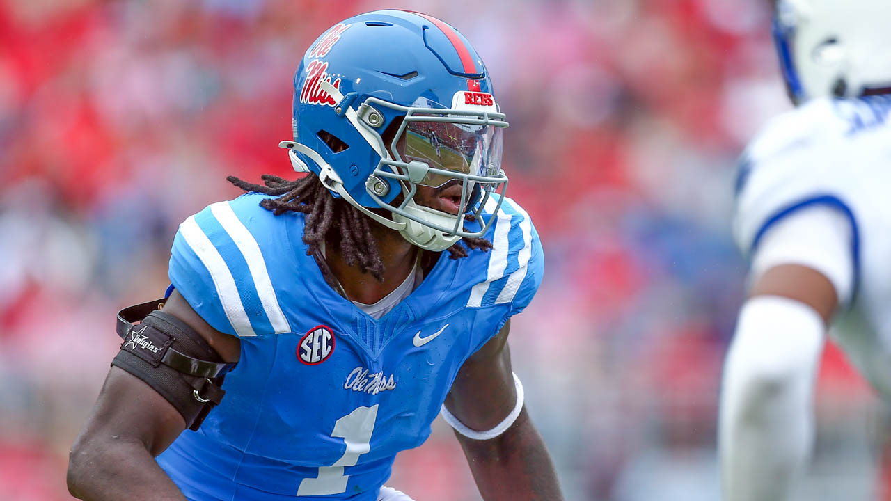 Rebels defensive linemen Princely Umanmielen (1) lines up before the snap during the second half against Kentucky