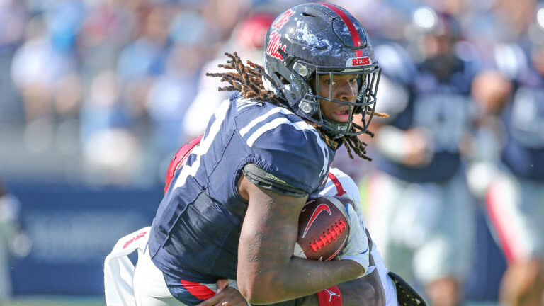 Rebels Tight End Dae’Quan Wright on Adding to Big Offense